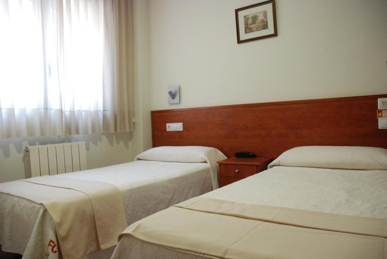 Twin Room,1423894362:JPEG