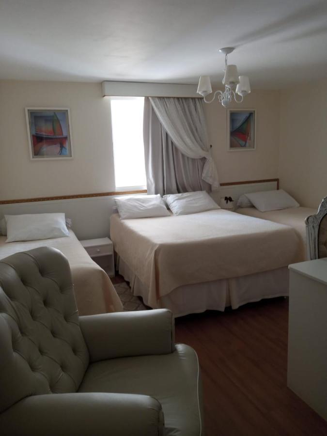 Quadruple Suite,1243688920:JPEG