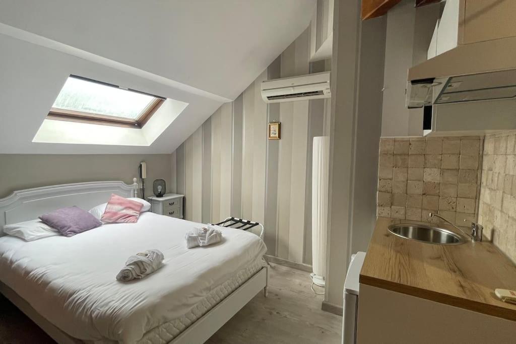 Queen Room Two Queen Beds Waterfront View Two Sofa Beds Balcony