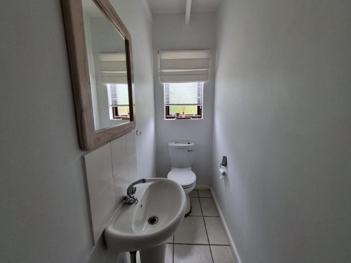 King Room Bathtub Mobility Access or Hearing Accessible