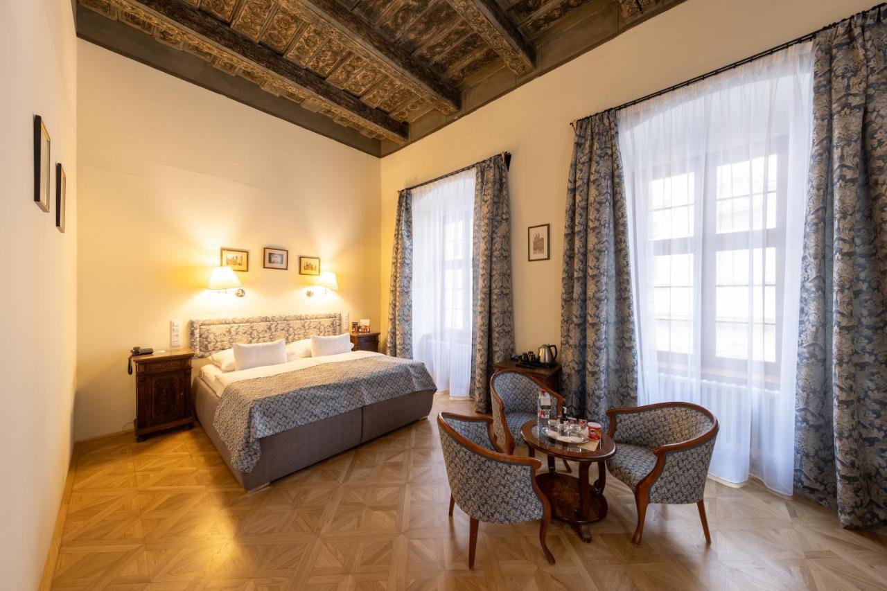 Deluxe Triple Room,1557325570:JPEG