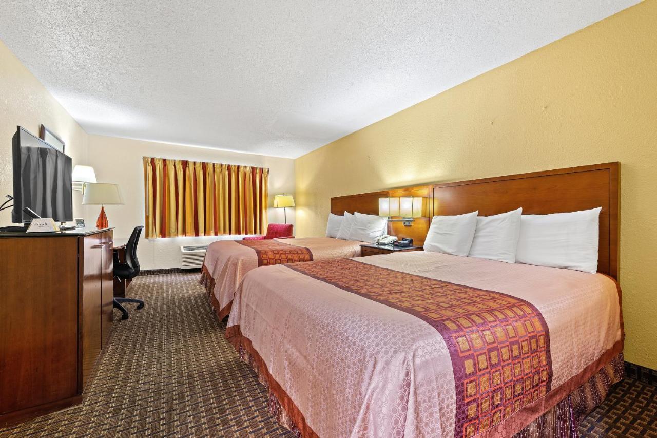 Queen Room Two Queen Beds Non-Smoking