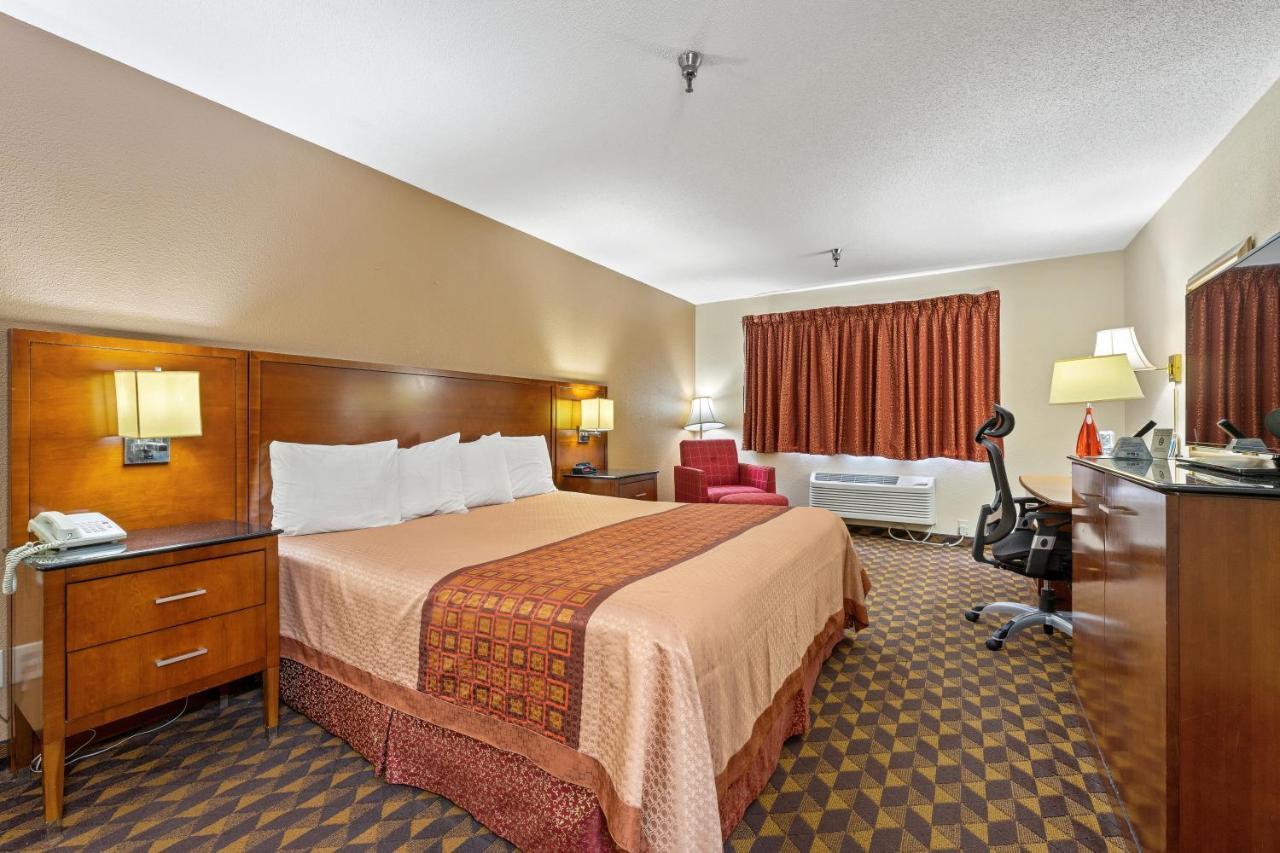 King Room Non-Smoking or Disability Access