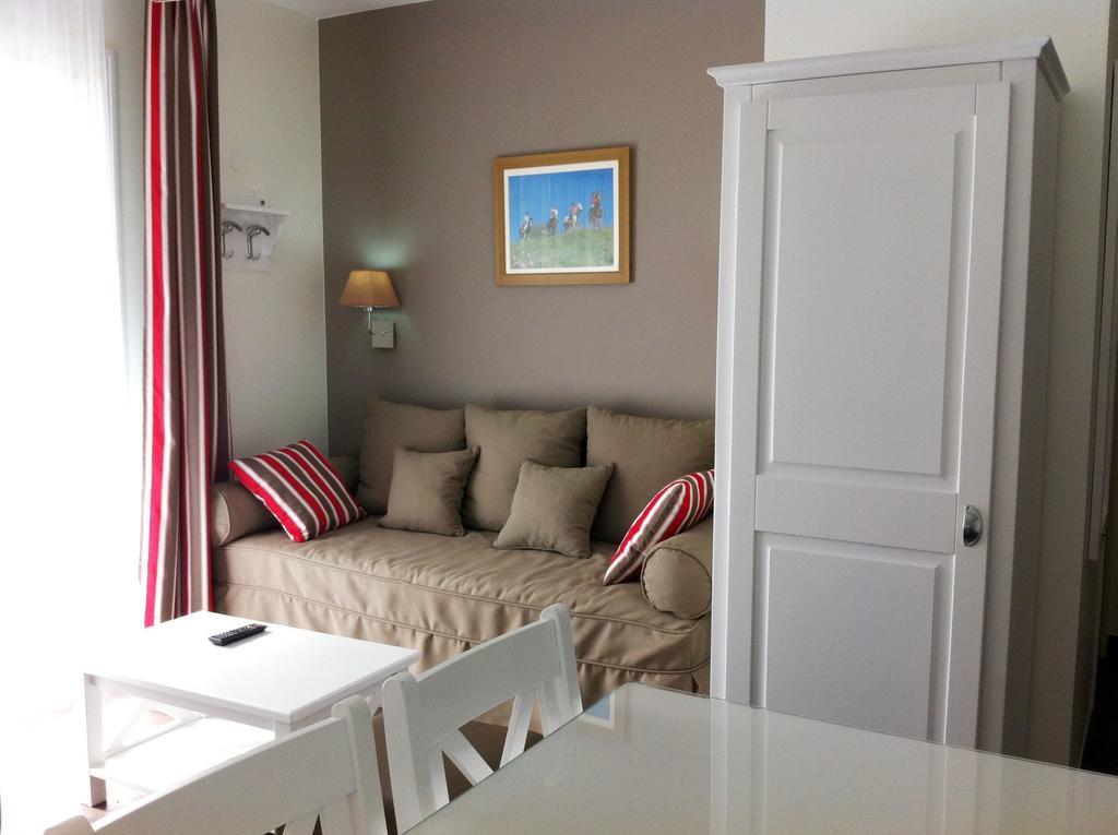 Two-Bedroom Apartment,142813638:JPEG