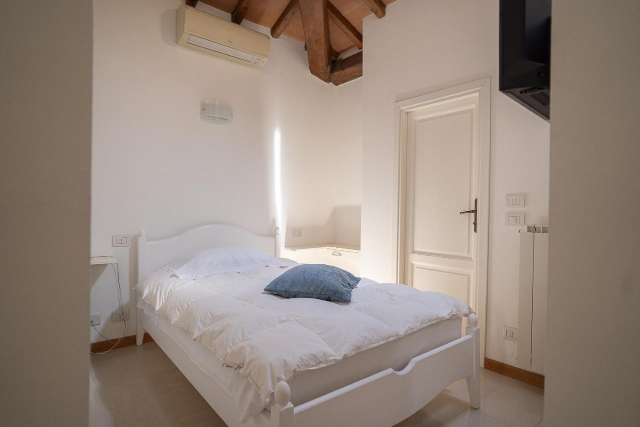 Single Room Attic,1584527869:JPEG