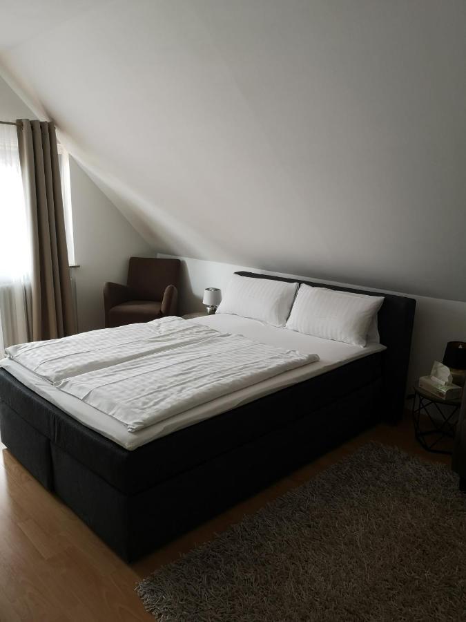 Three-Bedroom Apartment,1555160134:JPEG