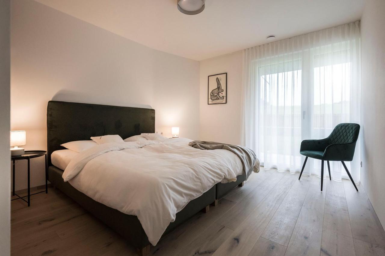One-Bedroom Apartment,1430914150:JPEG
