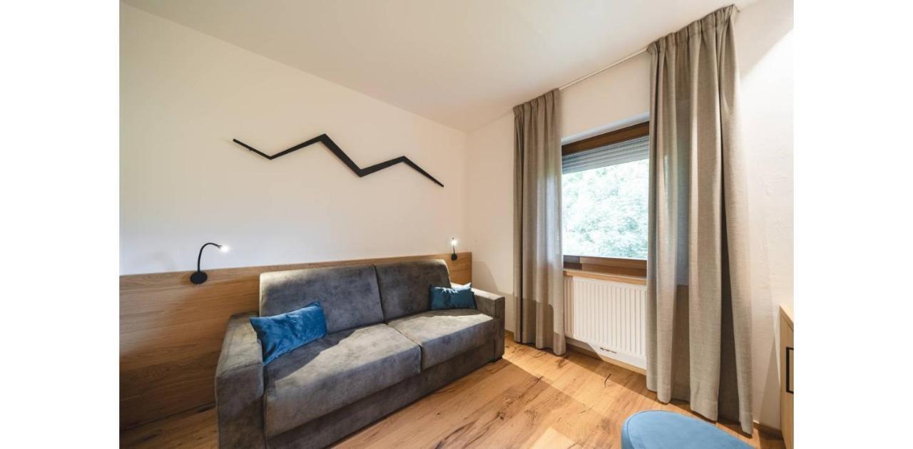Two-Bedroom Suite,1550625742:JPEG