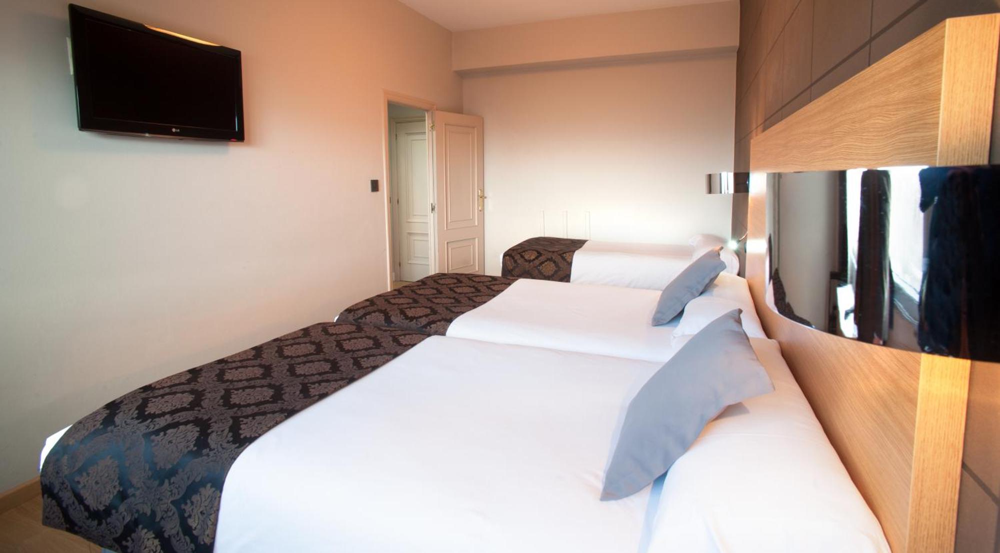 Triple Room,1431745804:JPEG