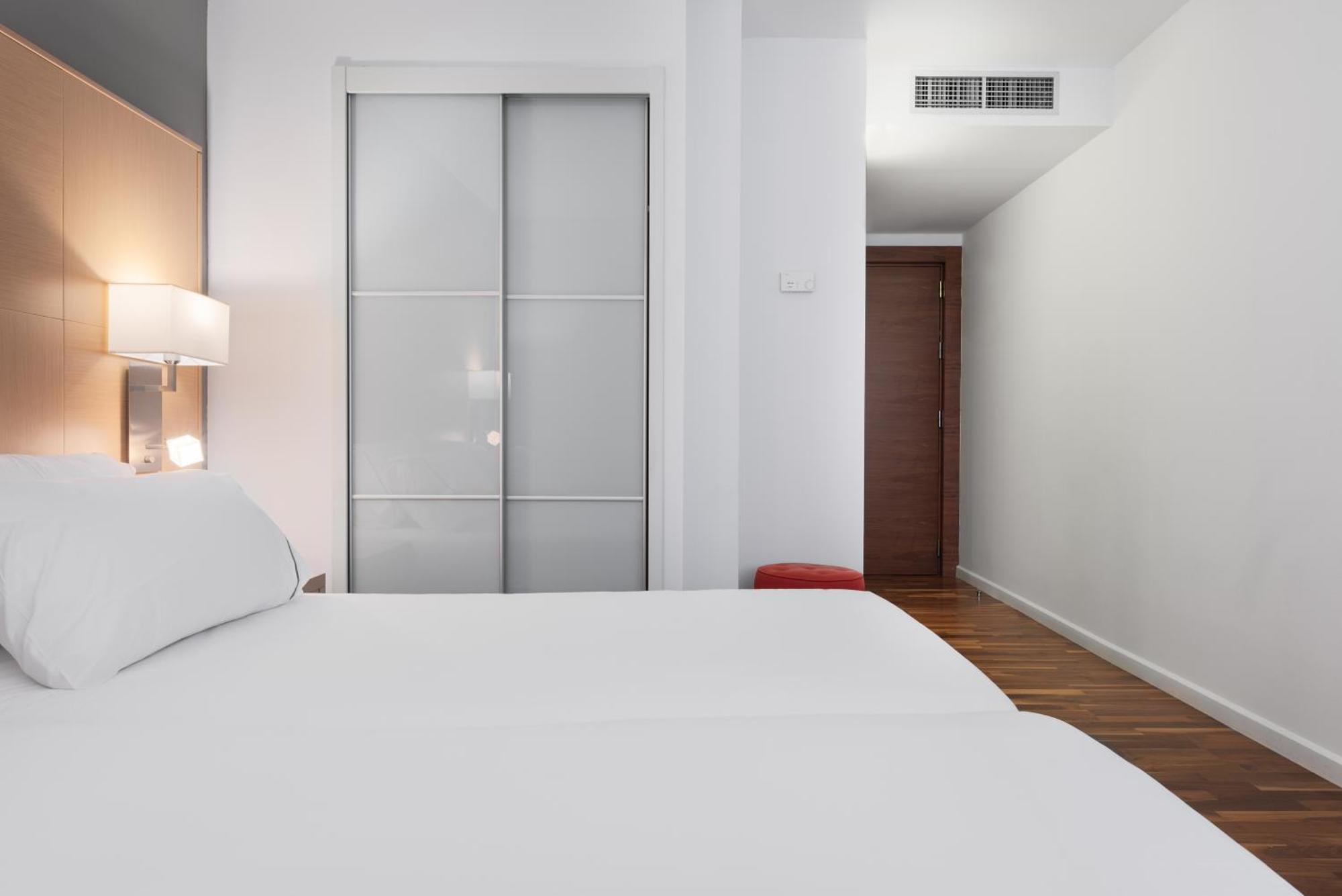 Double Room,1431796807:JPEG