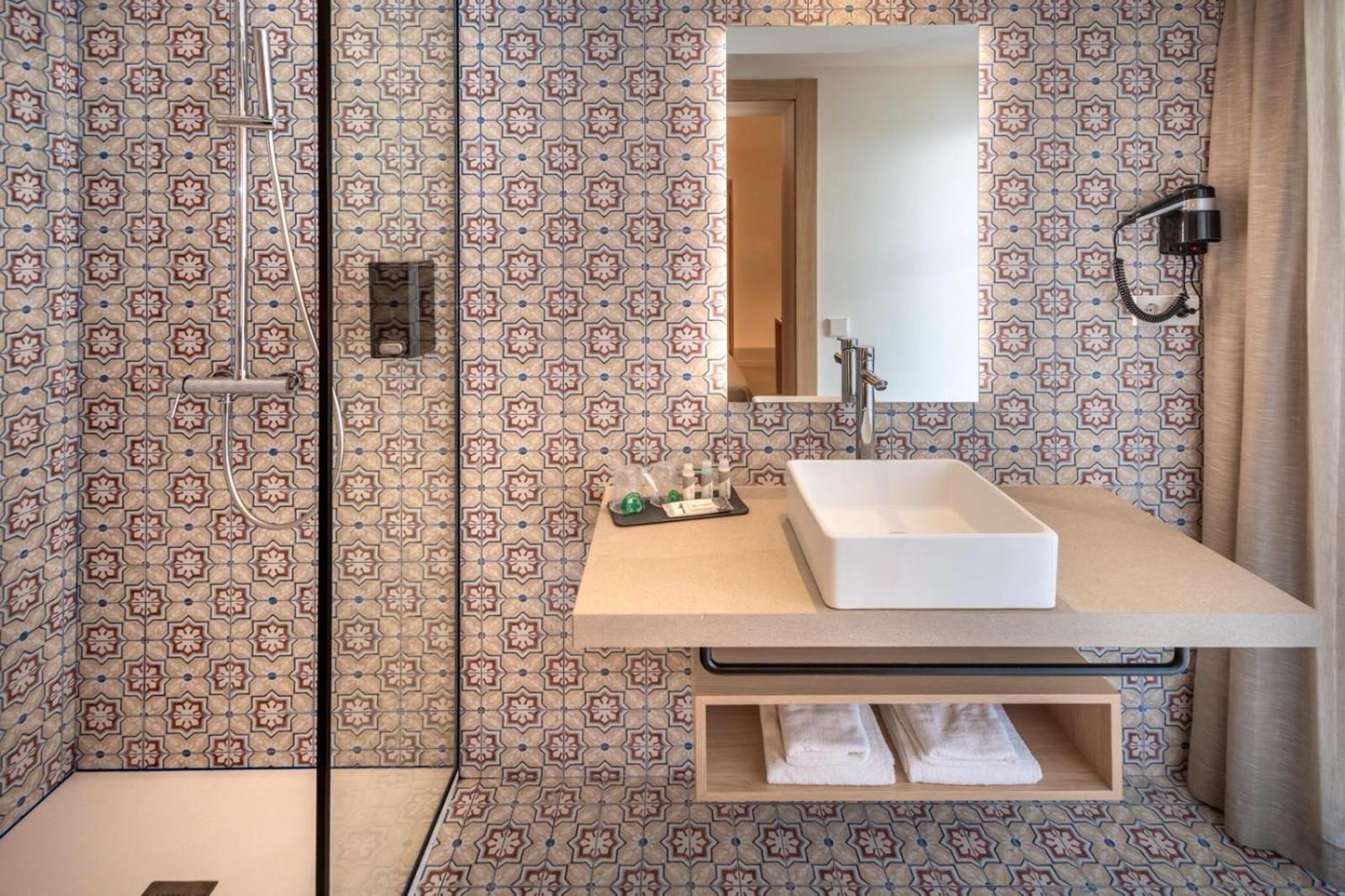 Triple Room,1431801268:JPEG