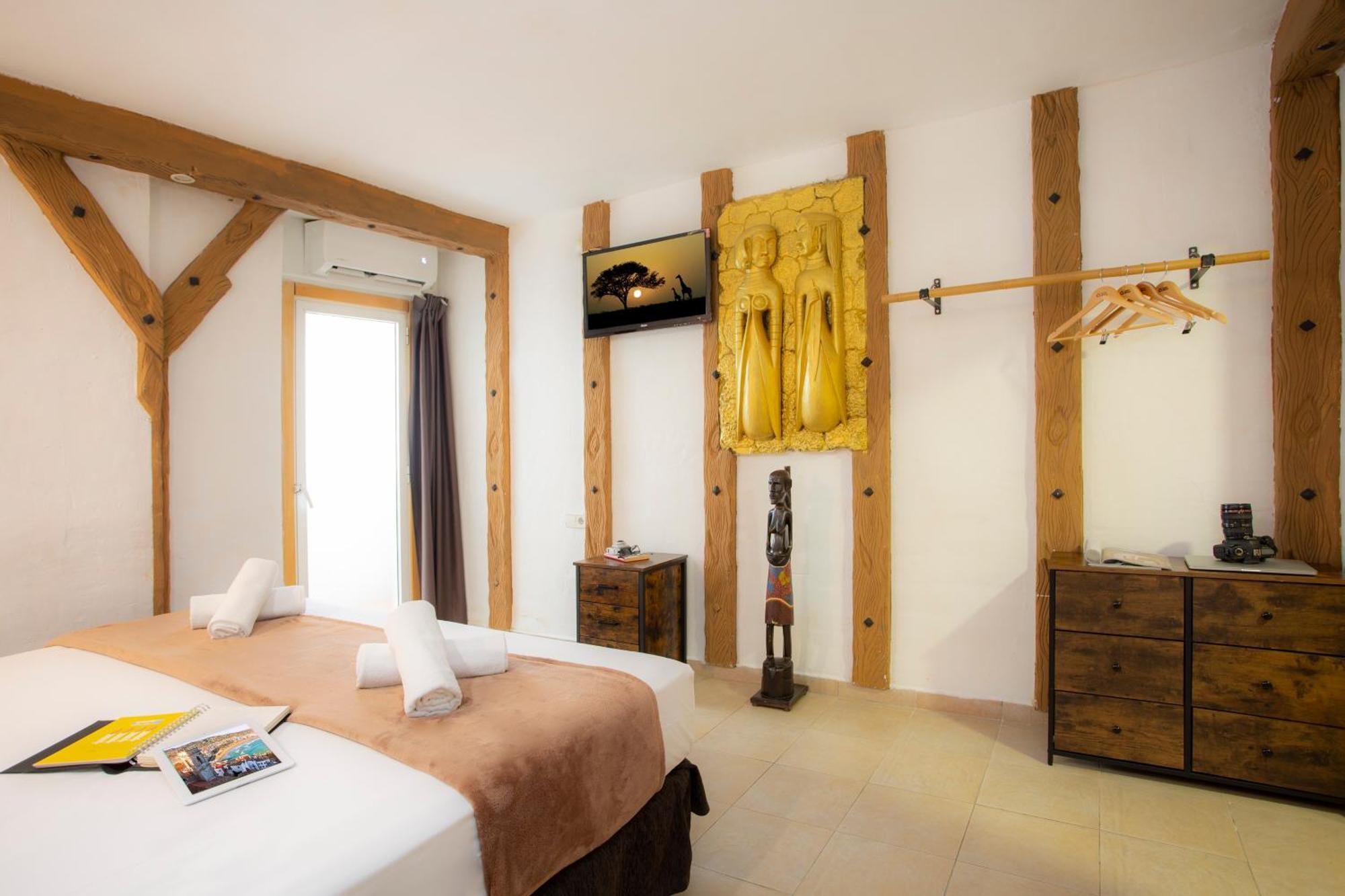 Double Room Private Bathroom