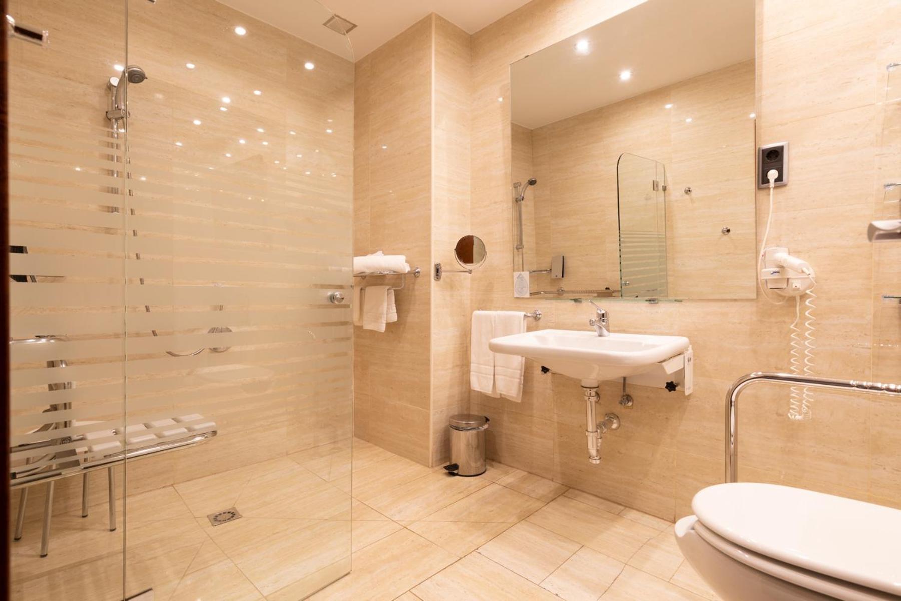 Double or Twin Room Disabled Access