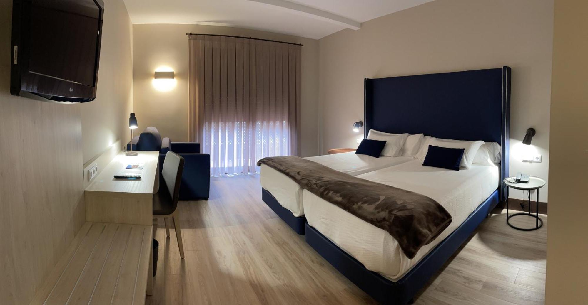 Habitación Twin Confort con cama supletoria,1272895069:JPEG
