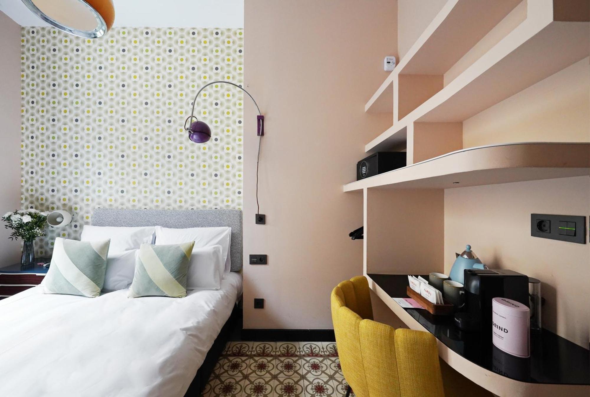 Standard Room with Balcony,1431873646:JPEG