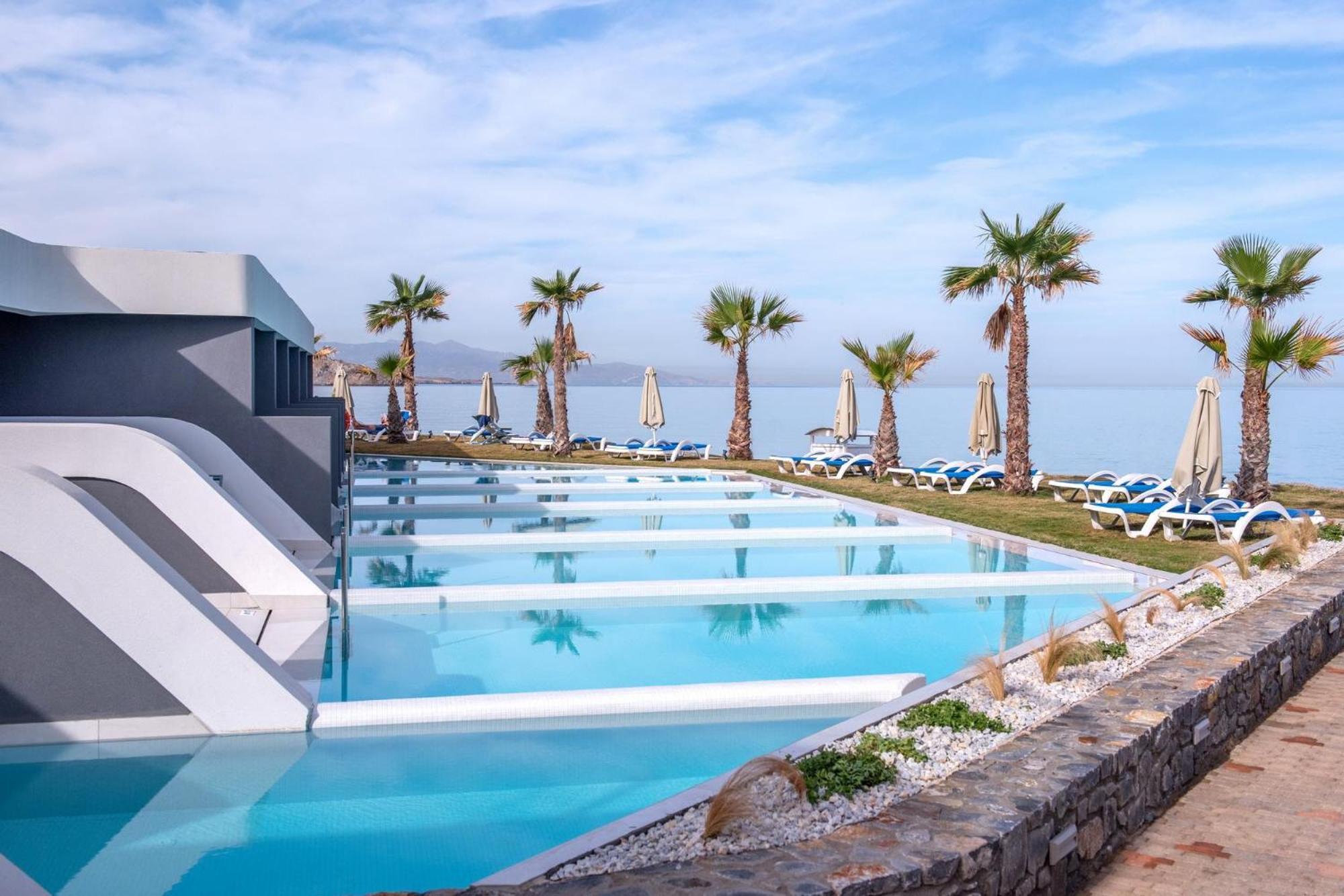 Bungalow direkt am Strand mit eigenem Pool