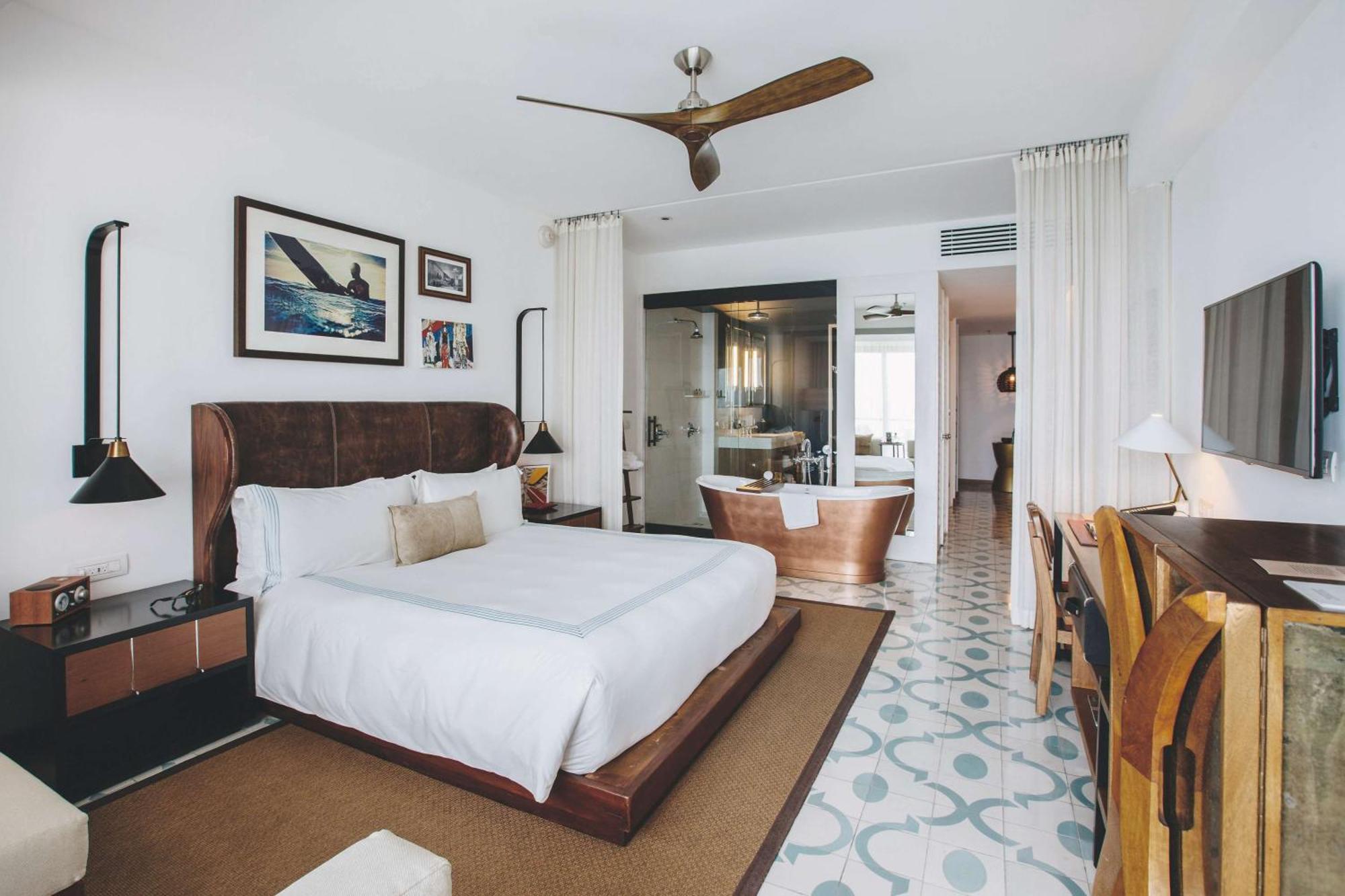 Deluxe King Room Ocean View