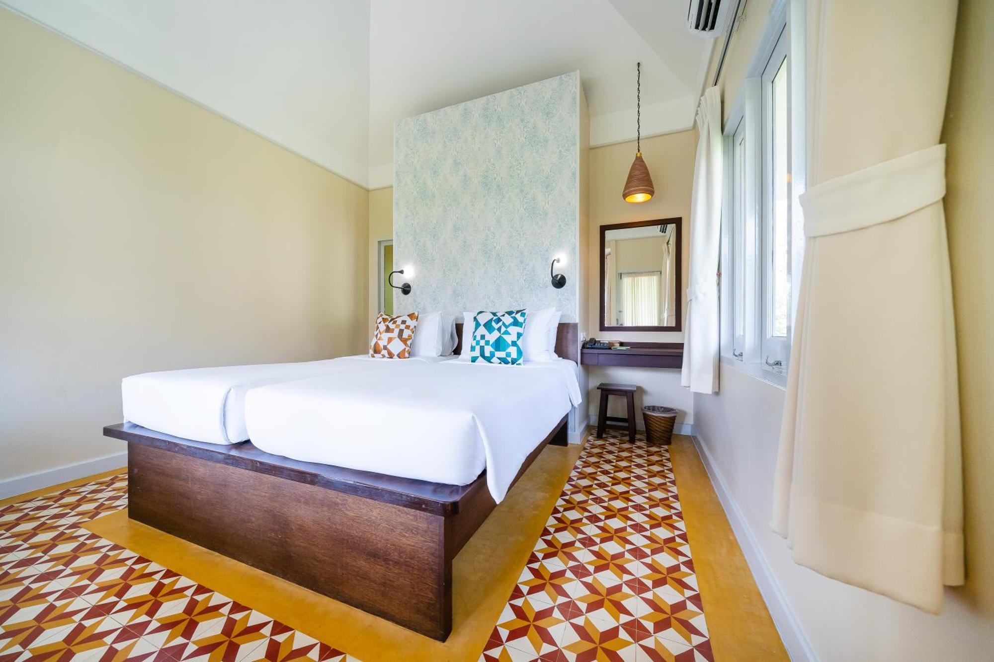 Deluxe Room Double or Twin,1432865290:JPEG