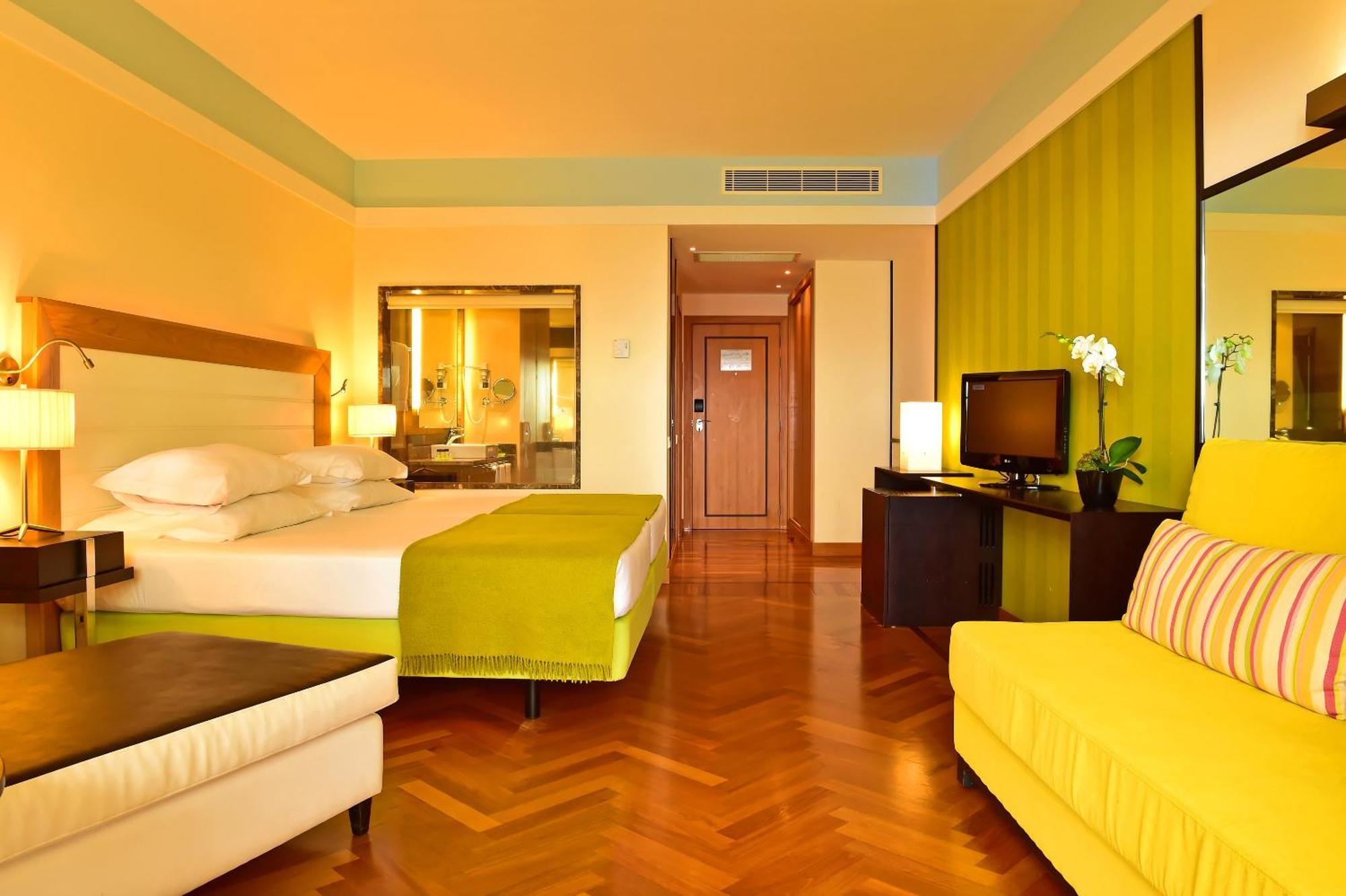 Classic Twin Room with Sea View,1433112682:JPEG