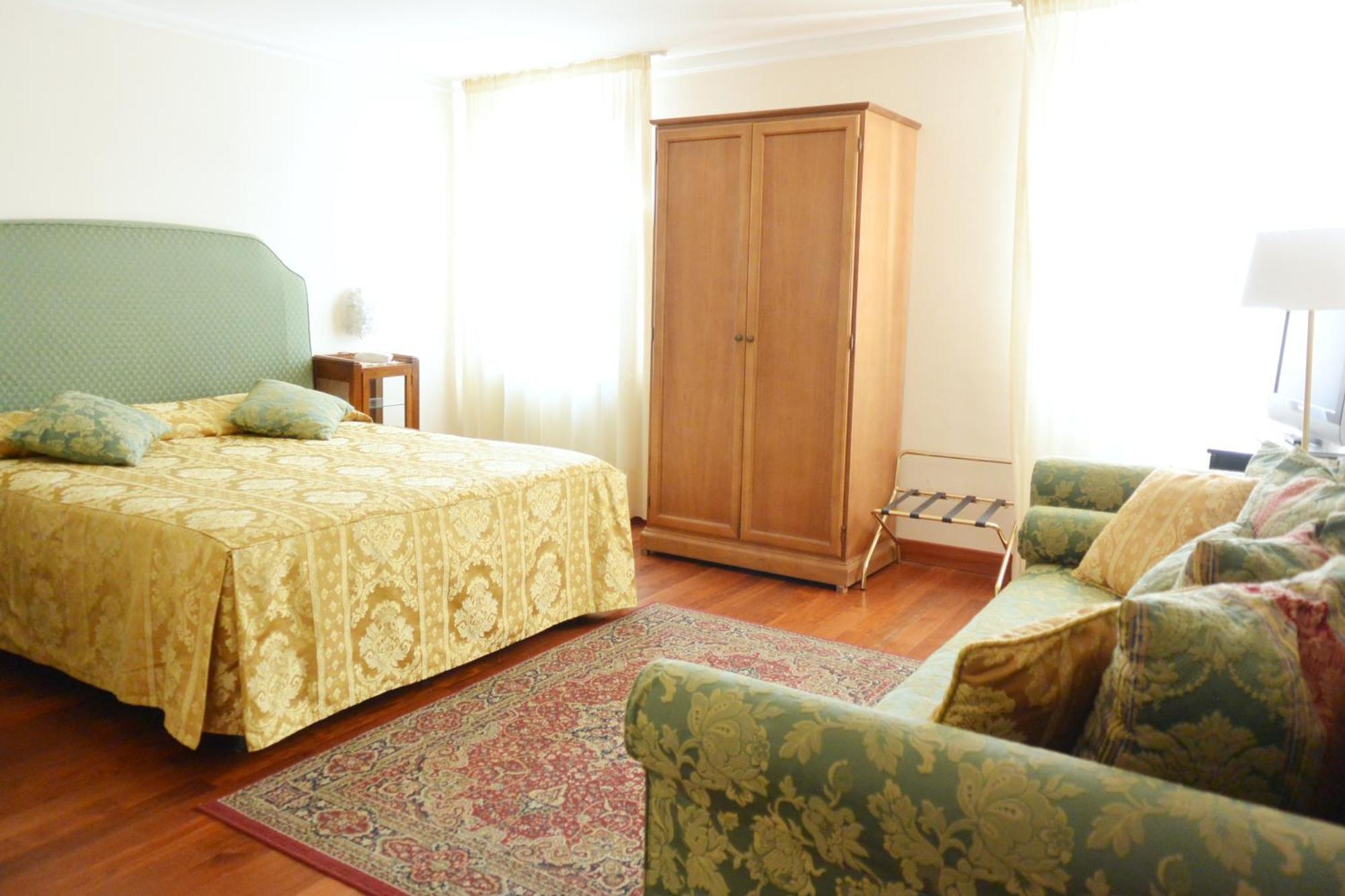Triple Room,1433438062:JPEG
