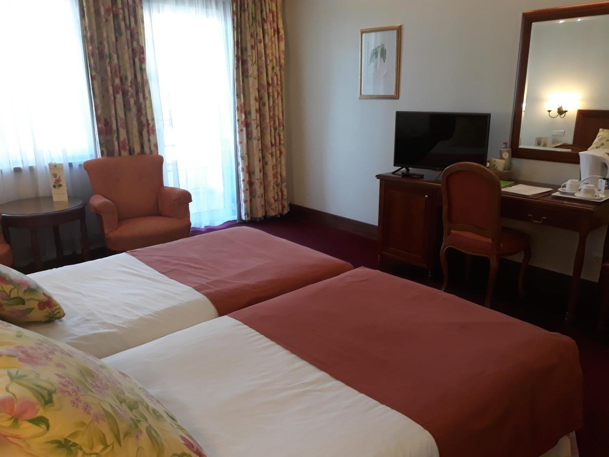 Superior Double or Twin Room Balcony Side Sea View