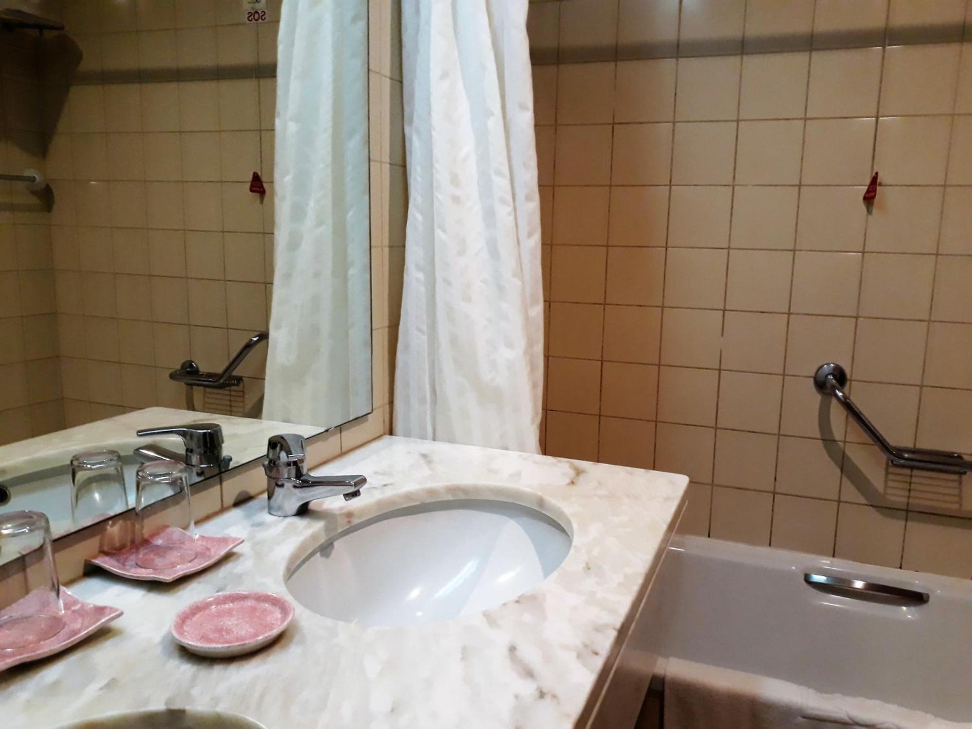 Superior Double or Twin Room Balcony Side Sea View