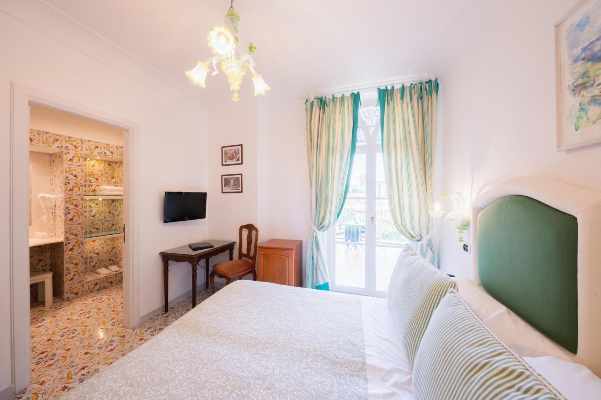 Standard Double Room,1433461105:JPEG