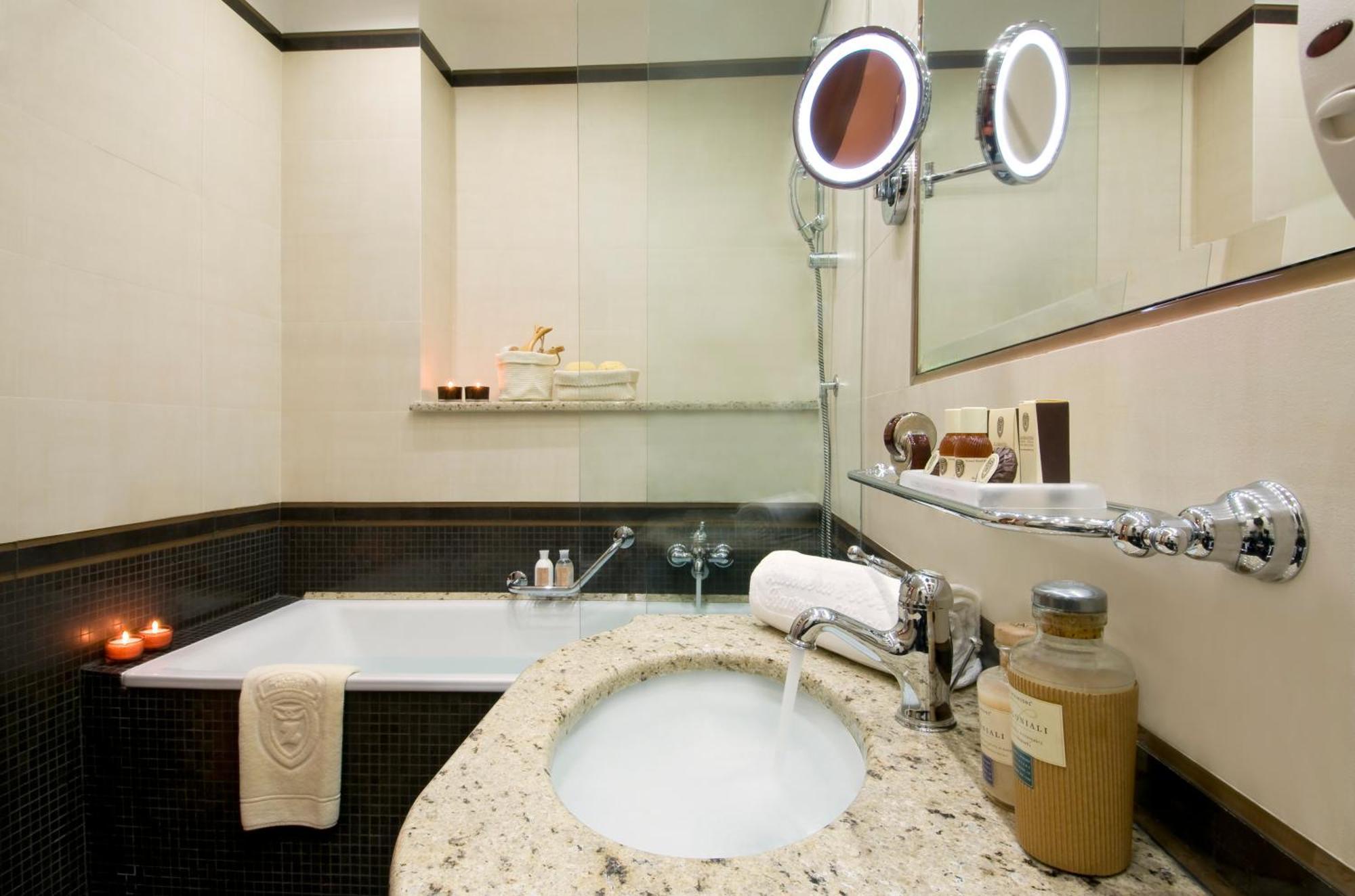 Classic Double or Twin Room - Mountain Side