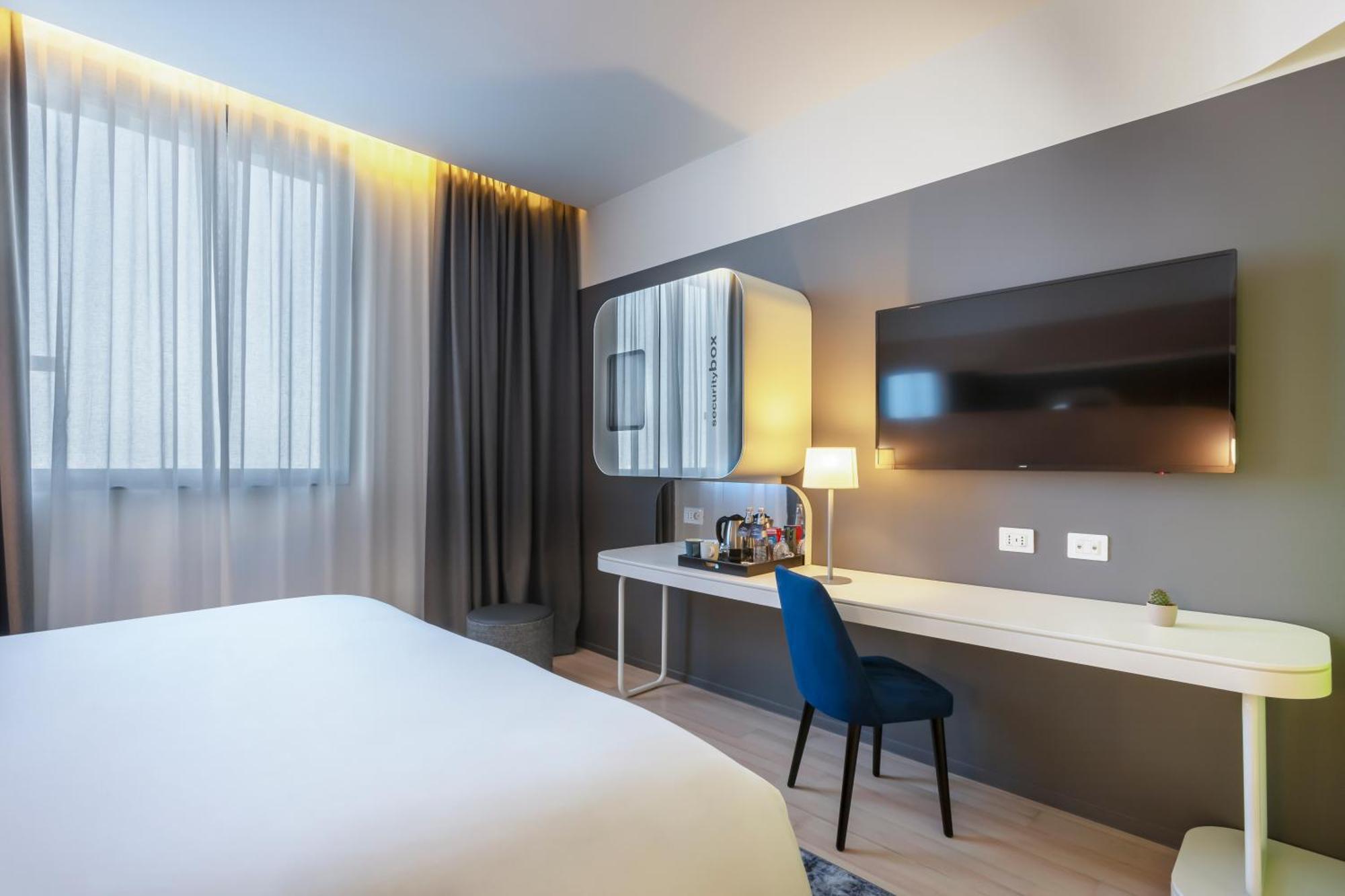 Standard King Room