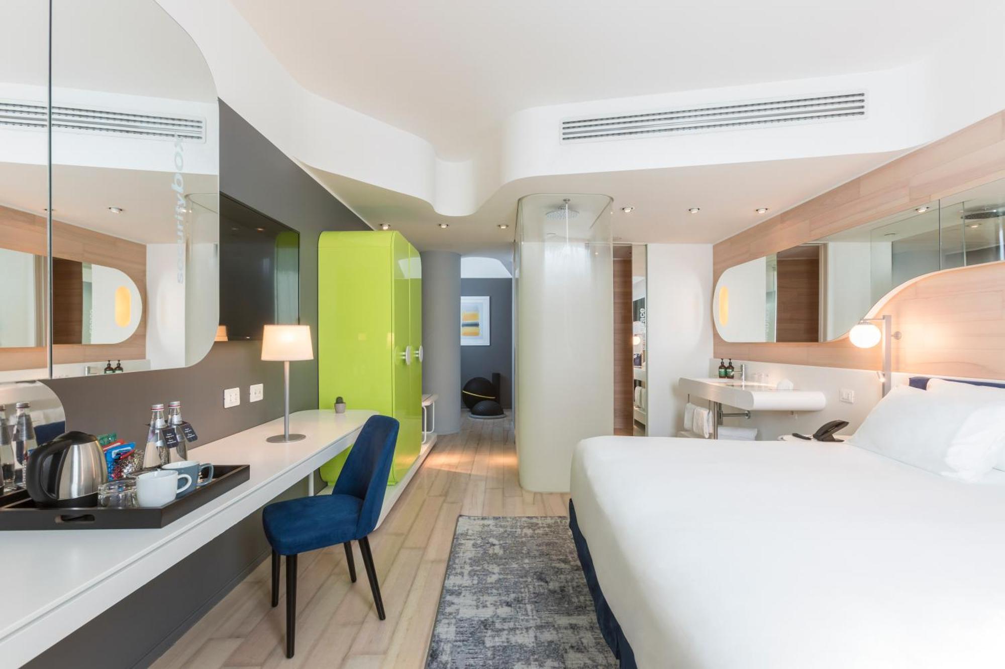 Premium King Room