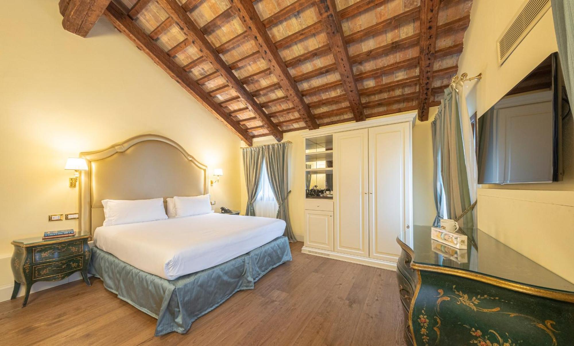 Classic Double Room
