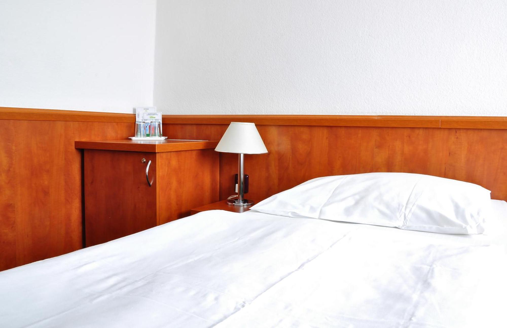 Special Offer - Double Room with Free Parking,913791697:JPEG