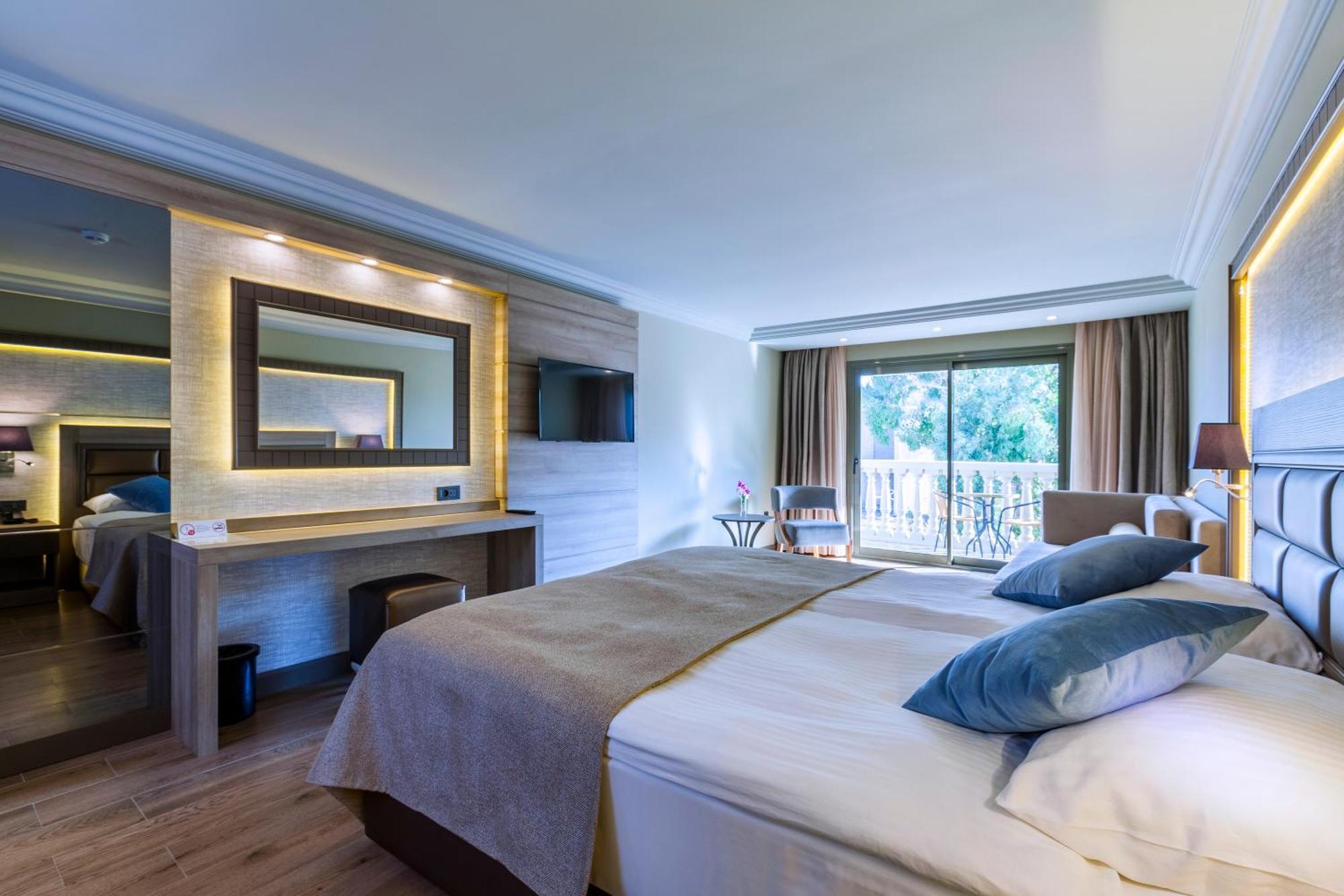 Double or Twin Room Land View
