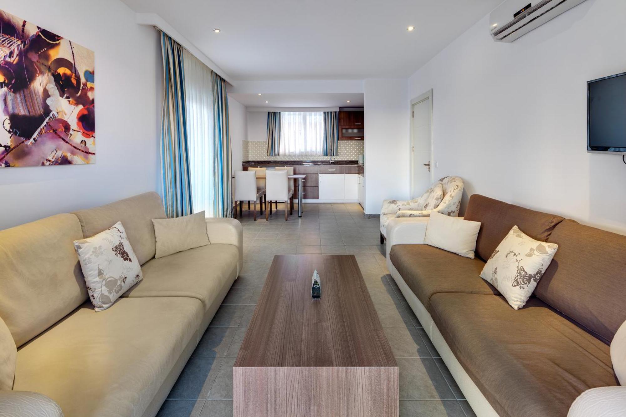 Family Room with Balcony Land View,154558613:JPEG