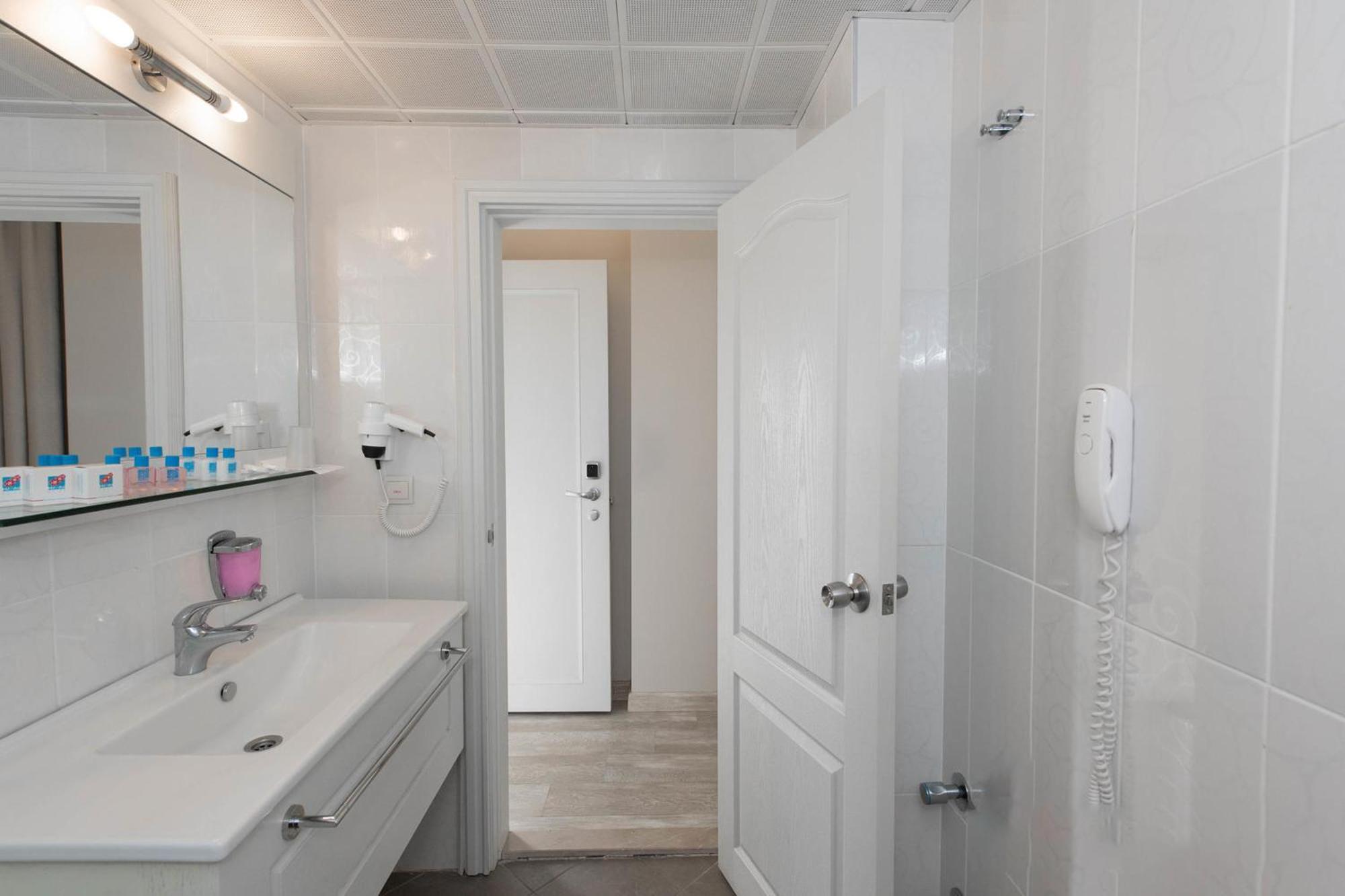 Superior Deluxe Double or Twin Room