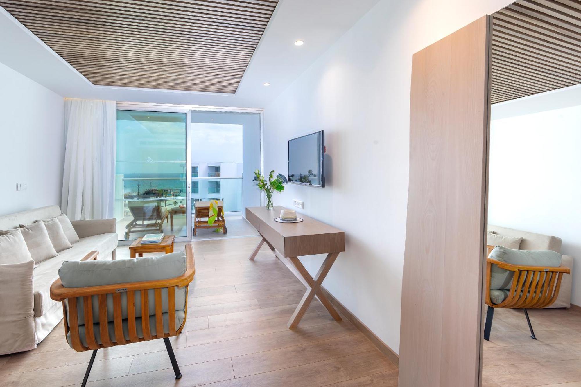 Executive Suite Sea View