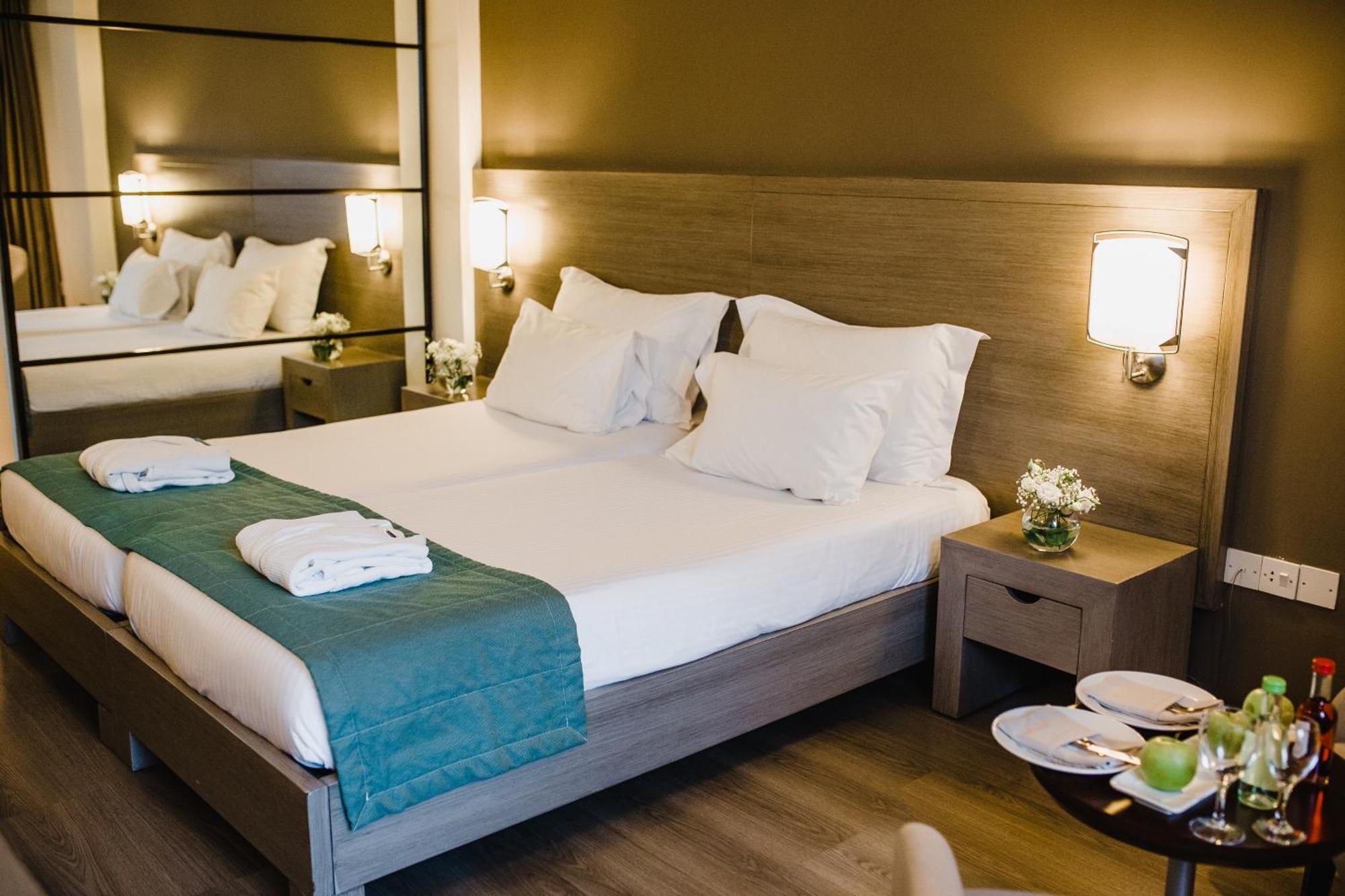 Deluxe Room Inland View