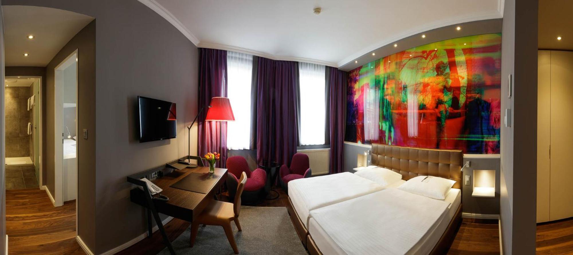 Deluxe Family Suite 2 Bedrooms,1371740597:JPEG