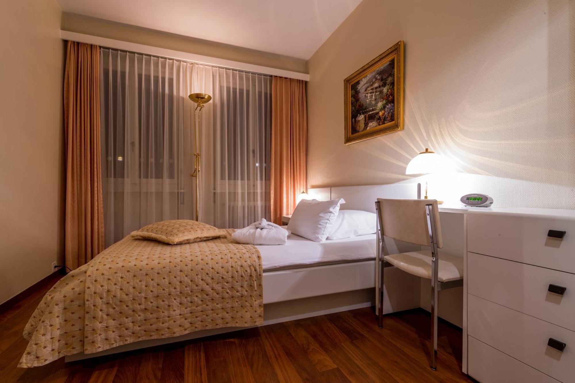 Economy Single Room,1434222595:JPEG