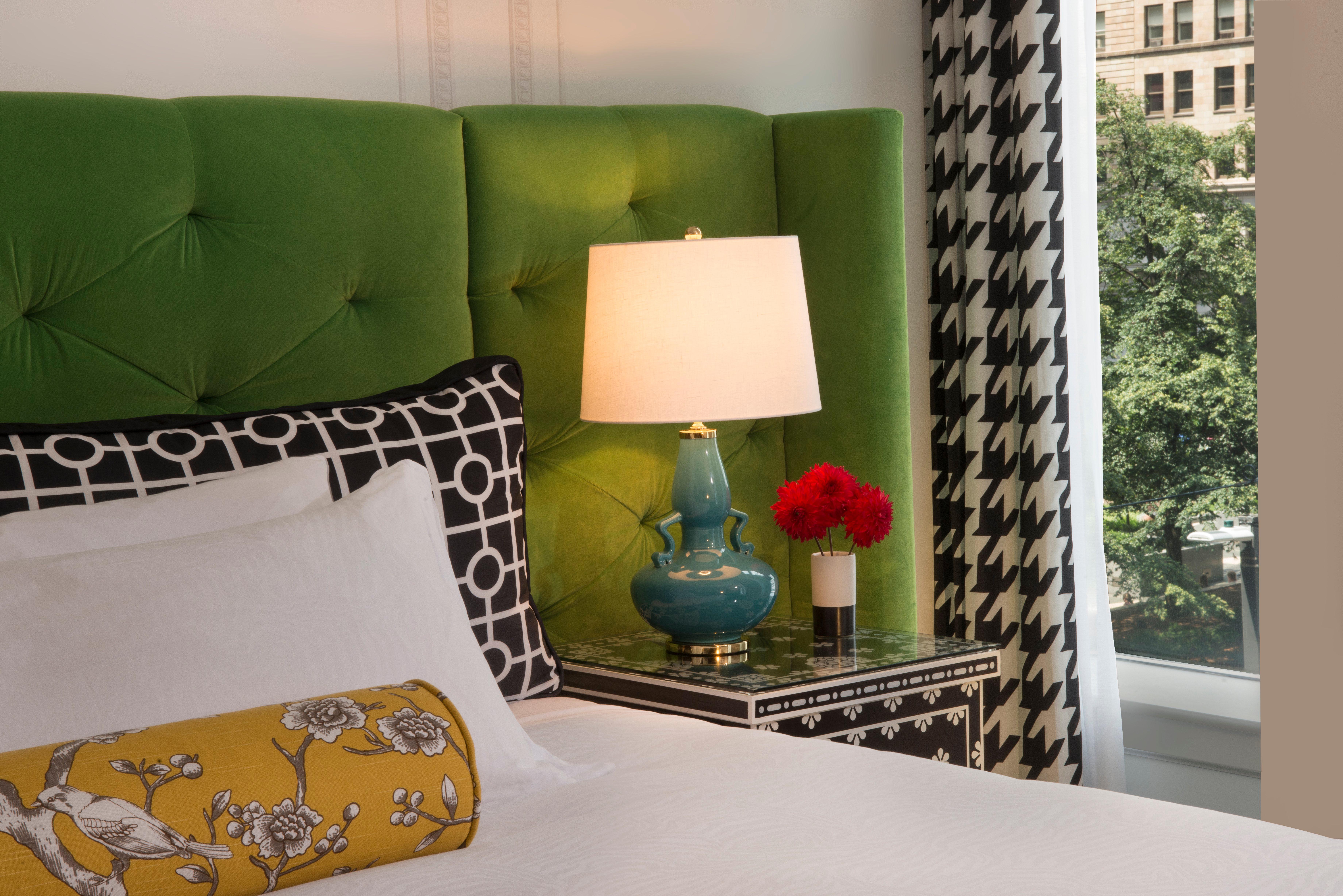 Essential Queen Room Two Queen Beds Park View