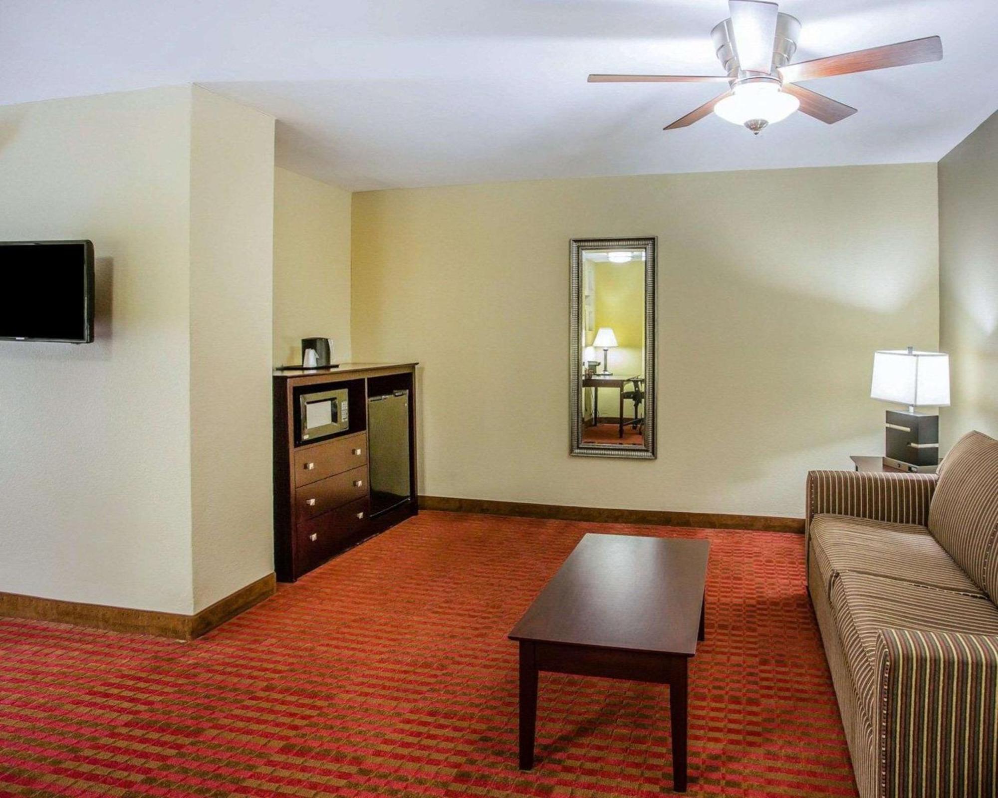 King Suite Non-Smoking
