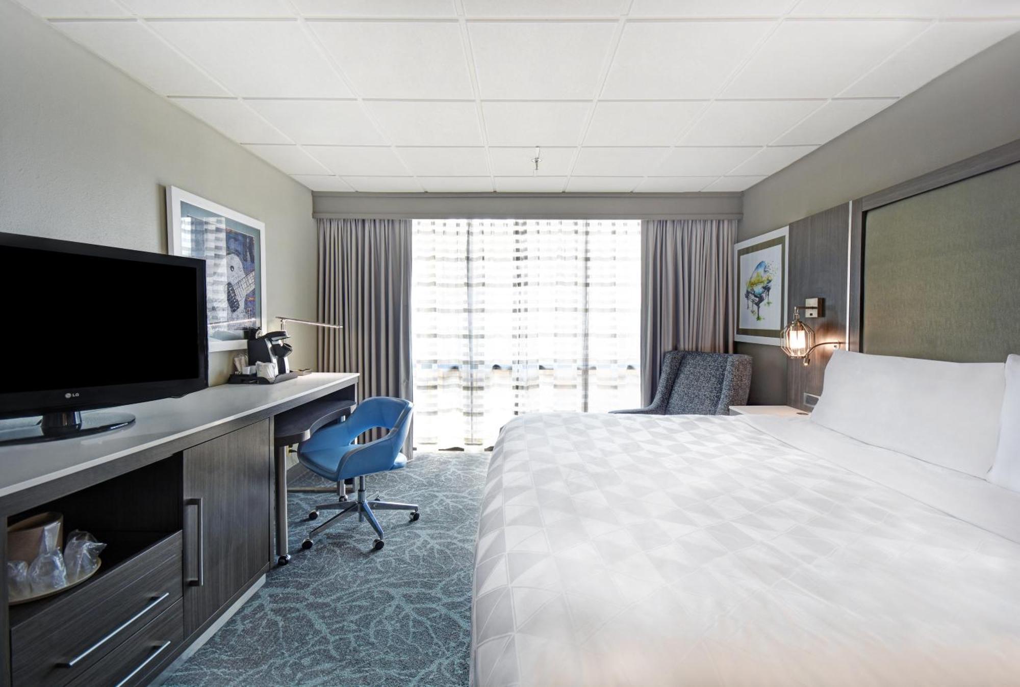 Standard King Room City View