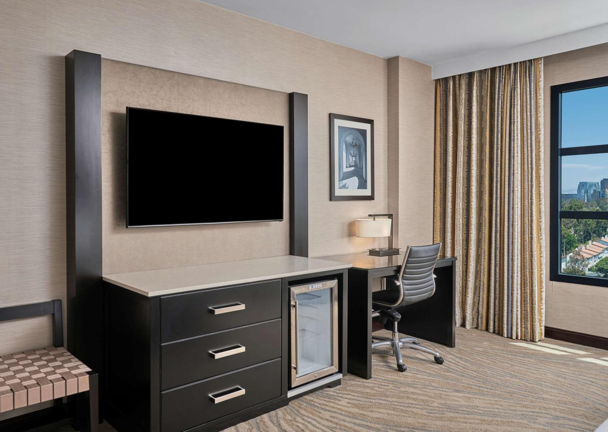 Corner King Room,1706472752:JPEG