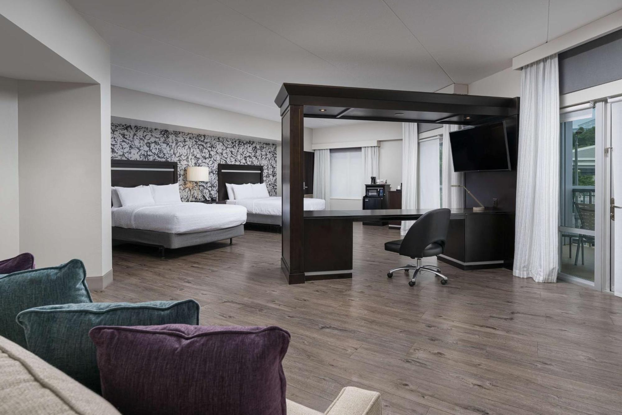 Two Beds Queen Studio Non-Smoking