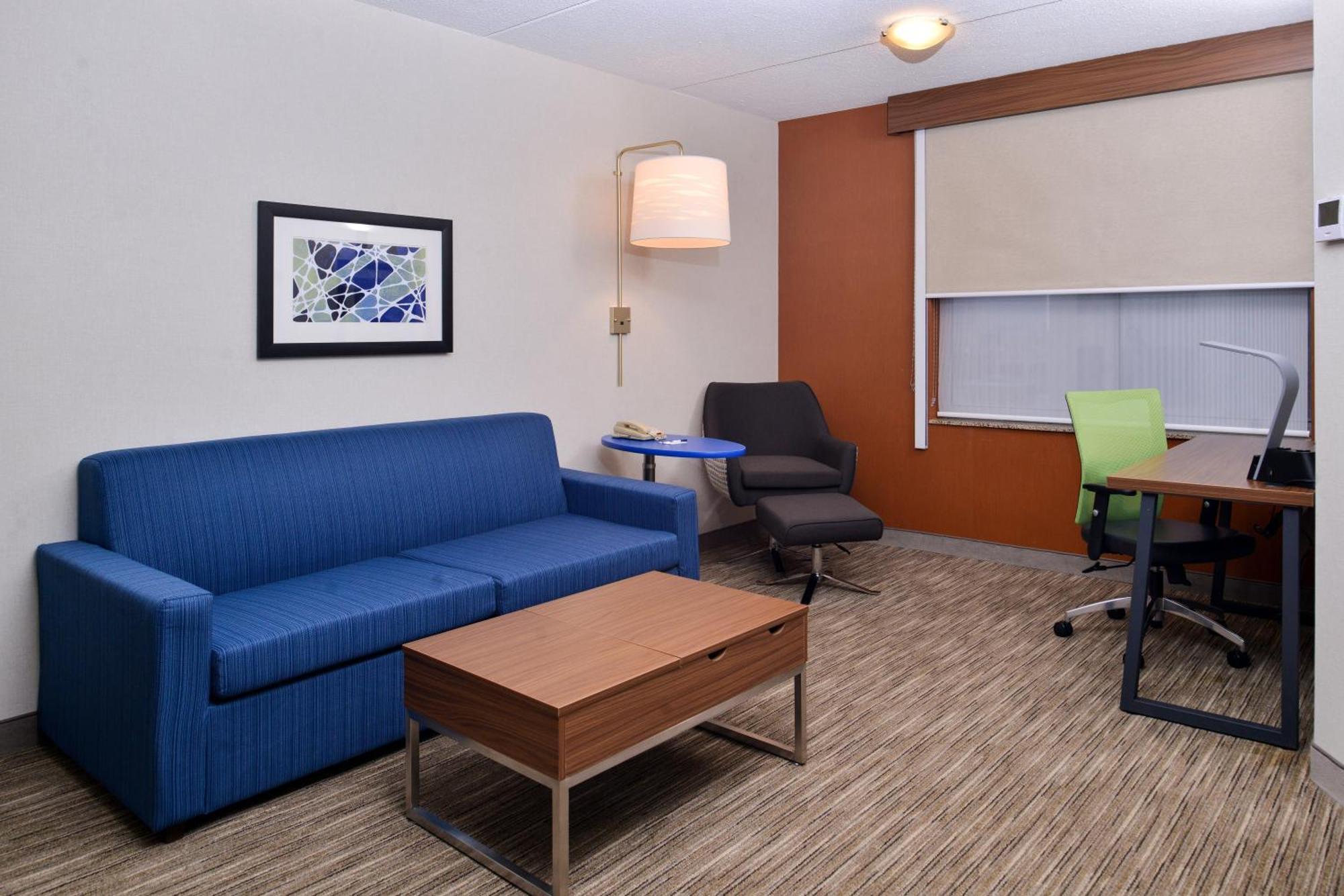 One-Bedroom King Suite
