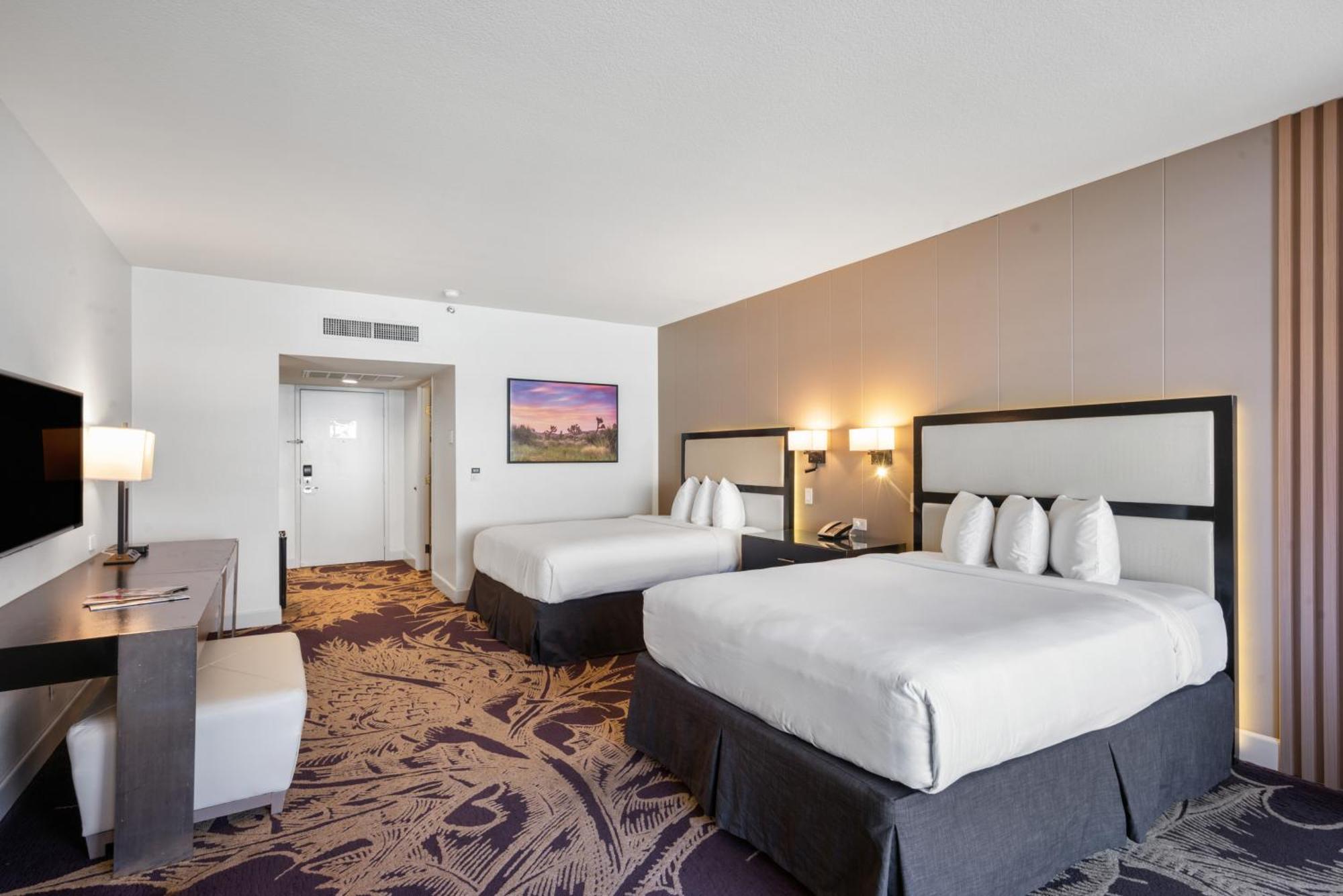 Queen Room,1605393354:JPEG