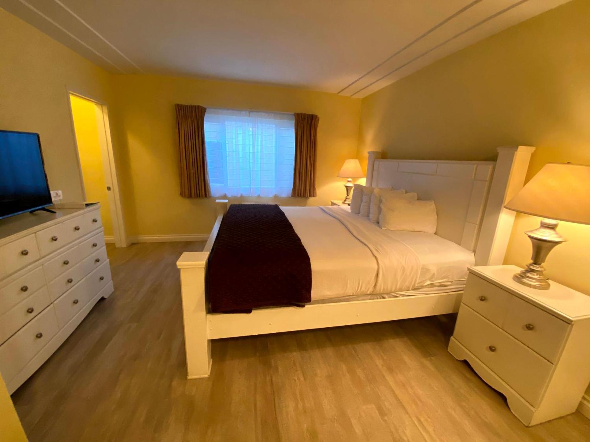 Deluxe King Room Two King Beds