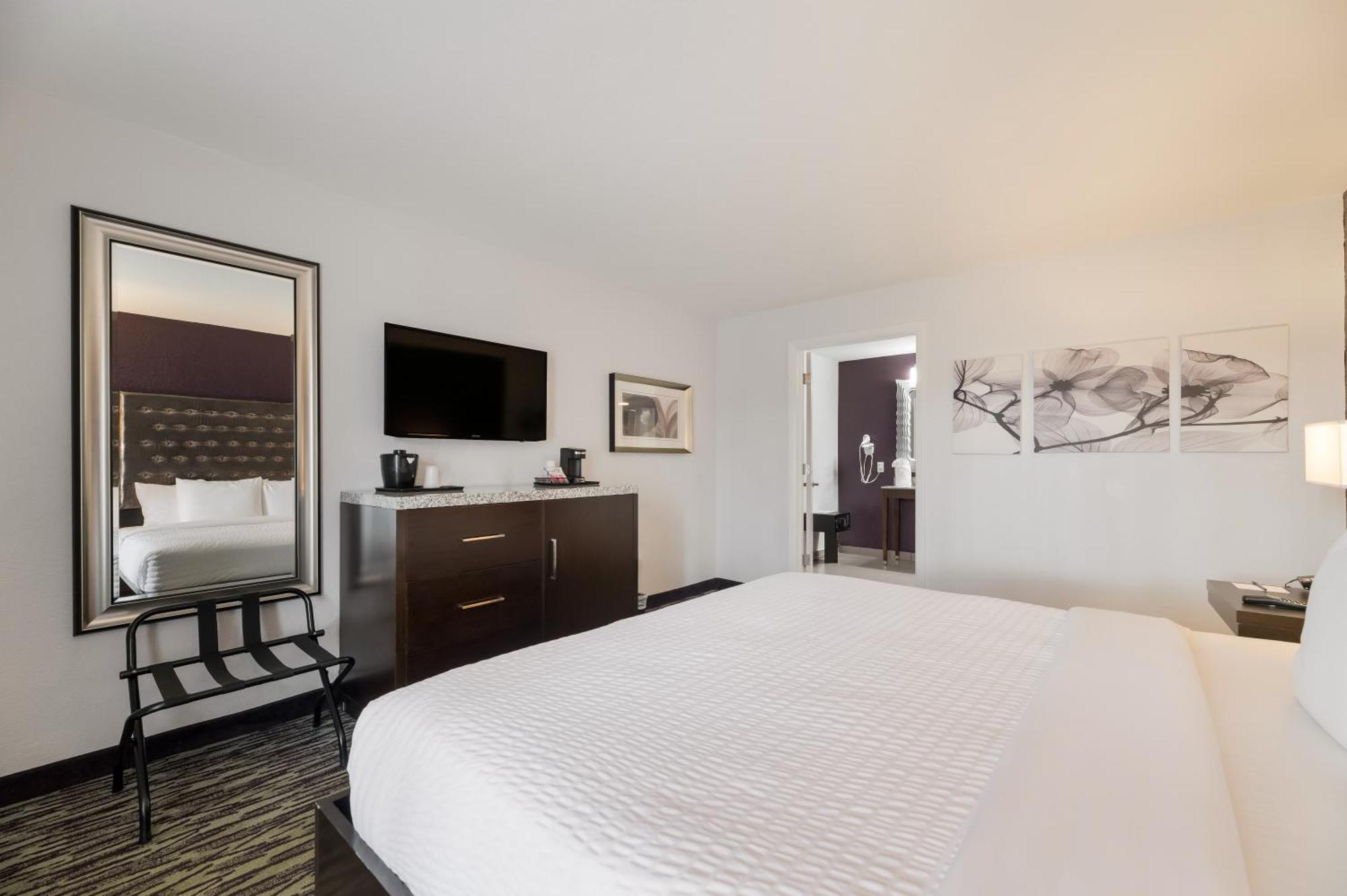 King Room Disability Access No Resort Fee