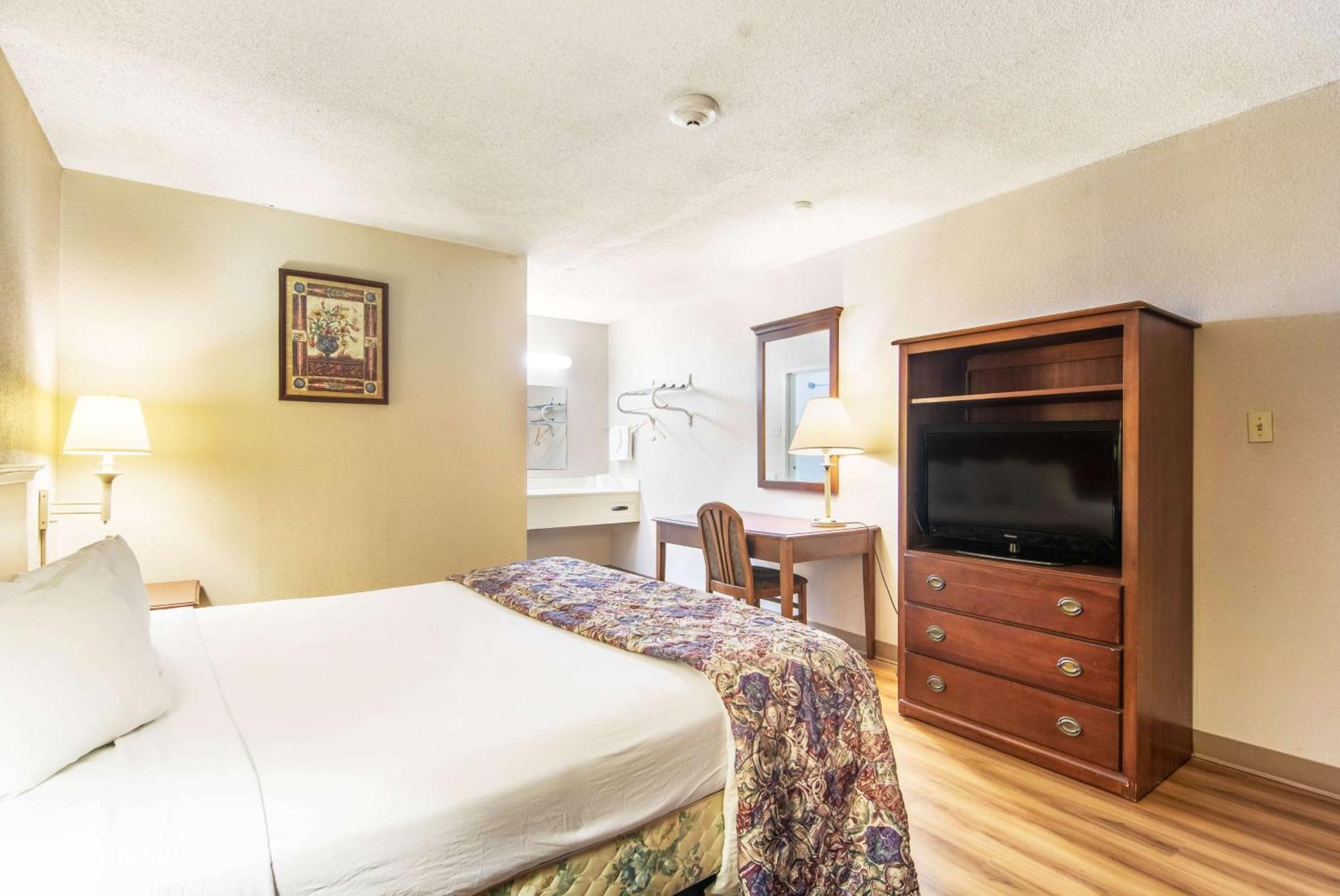 King Room - Non-Smoking