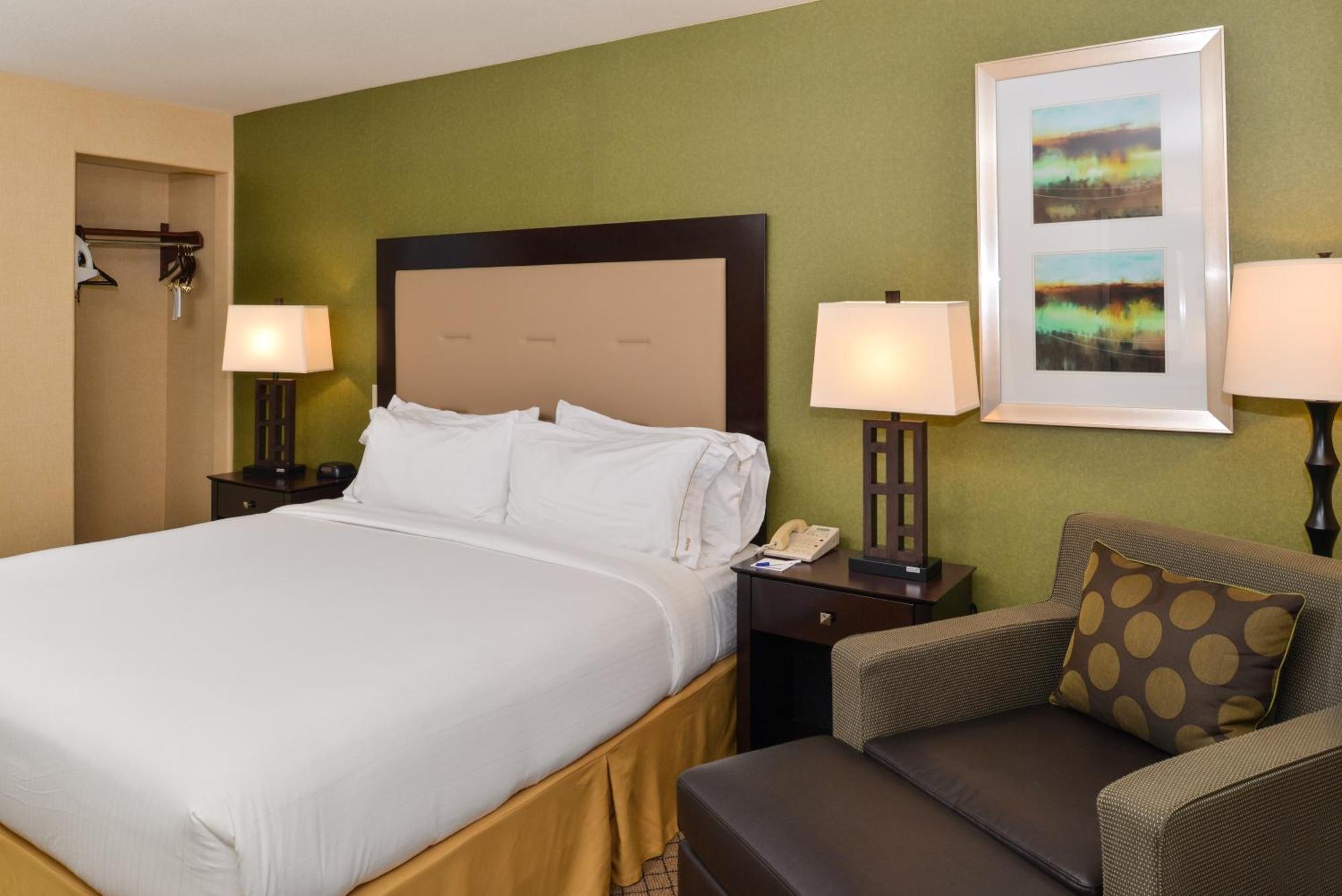 Standard King Room